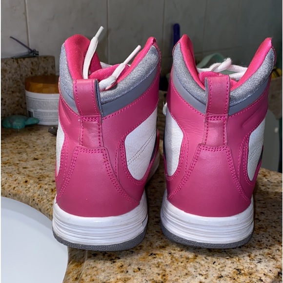 Jordan sneakers like new Beautiful condition!! - Picture 4 of 5